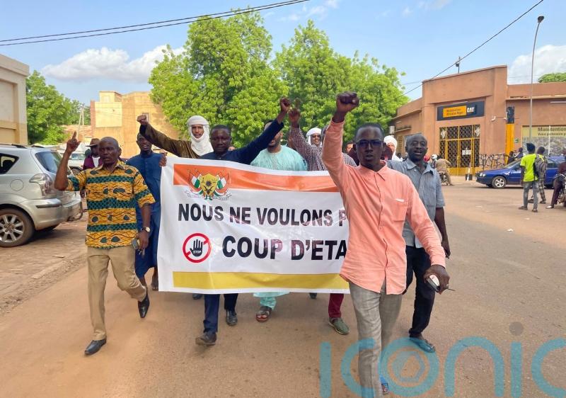 Mutinous soldiers claim to have overthrown Niger’s president
