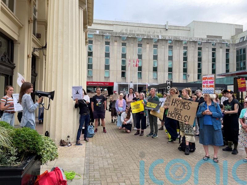 Housing child asylum seekers in hotels unlawful for over 18 months, judge rules