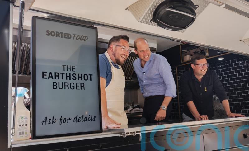 William hands out ‘Earthshot burgers’ and leaves diners speechless