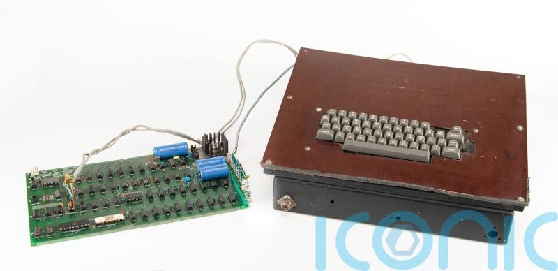Vintage computer that helped launch Apple empire being sold at auction