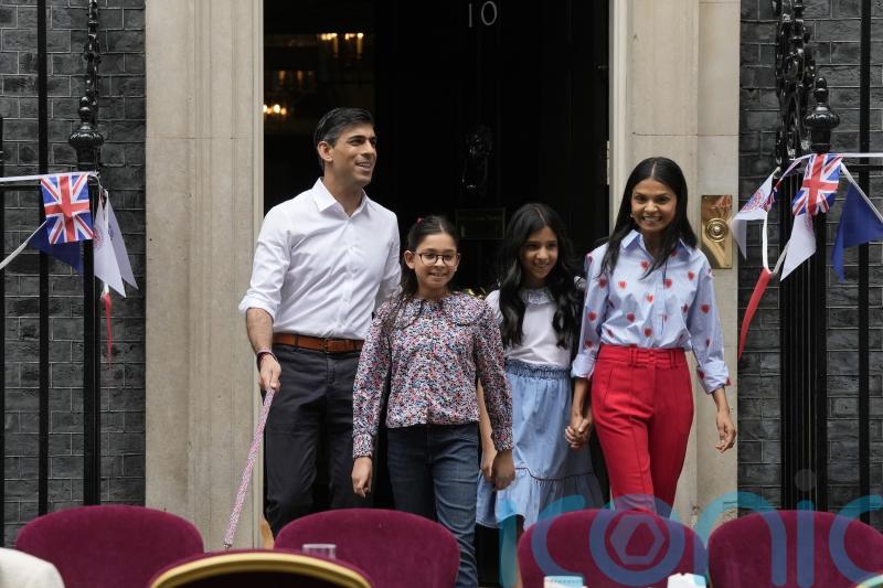 Sunak expects grilling from daughters over fossil fuel plans