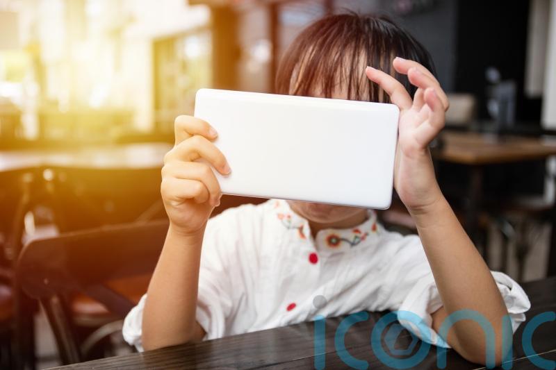 China proposes to limit children’s smartphone time to maximum two hours a day
