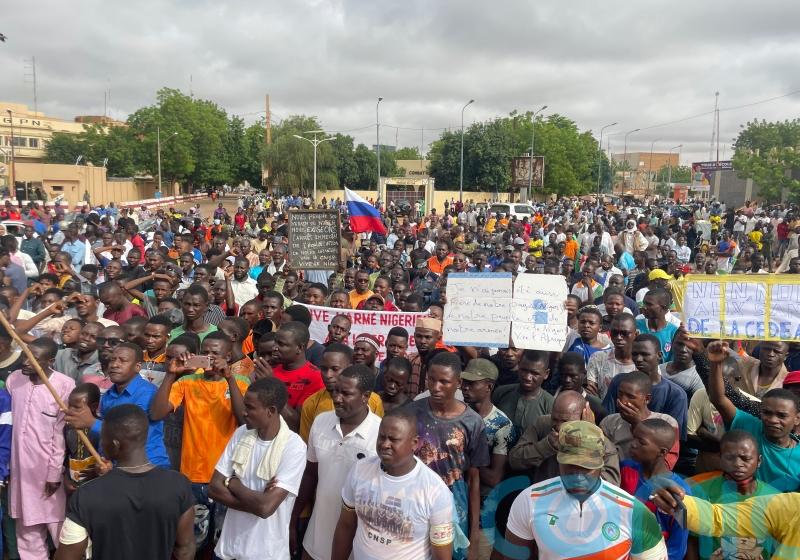Hundreds rally in Niger as junta seeks to justify coup