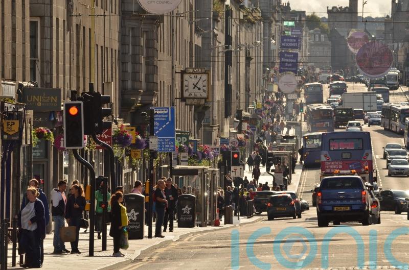 Encouraging rise in number of shoppers returning to stores, says trade body
