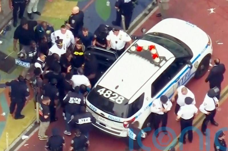 Thousands overwhelm New York’s Union Square for livestreamer’s giveaway