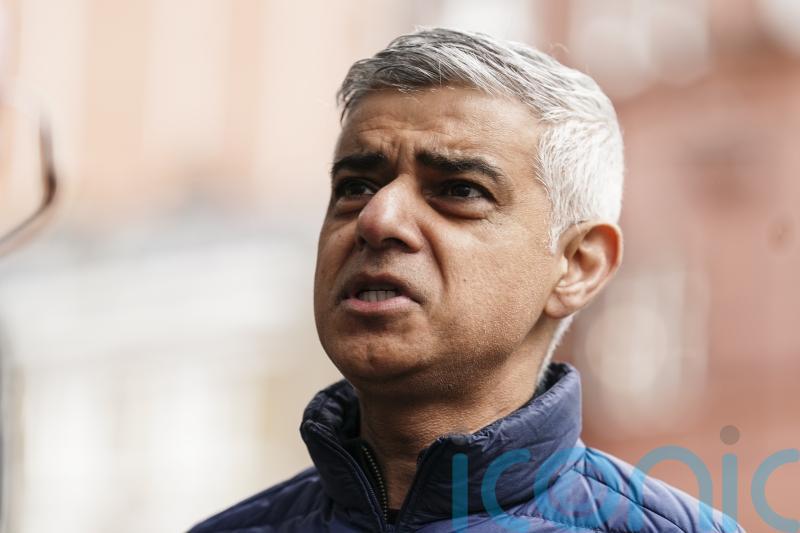 Mayor urges people not to go to Oxford Street amid social media ‘nonsense’