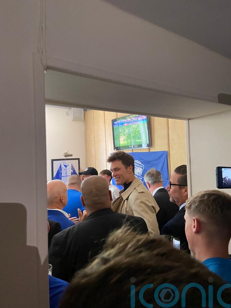 NFL great Tom Brady introduces himself to Birmingham fans in pub before match