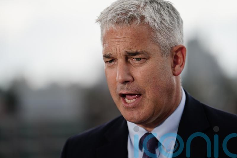 Welsh health minister accuses Barclay of ‘naked political hit’ in NHS comparison