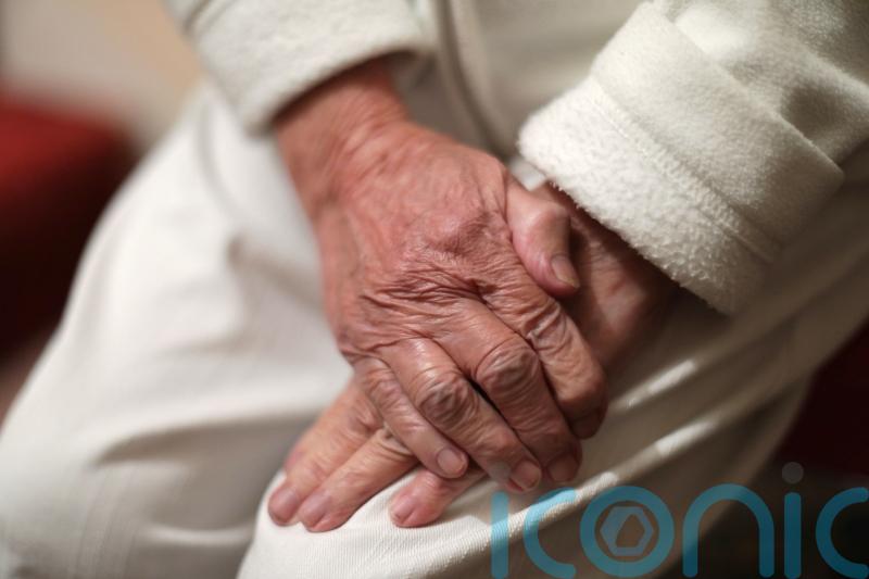 Quarter of unpaid carers of dementia patients ‘worse off financially’