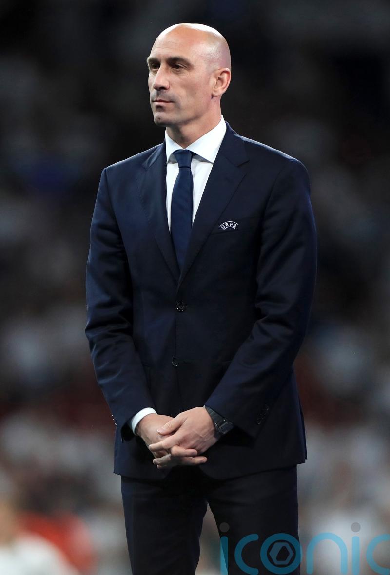 Spanish football president refuses to resign over kiss row