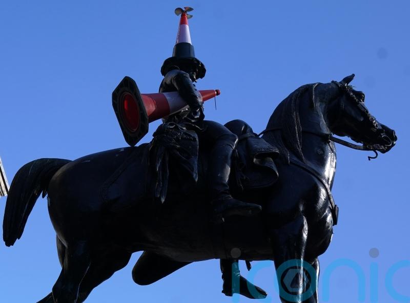 New cone on Glasgow statue near Banksy exhibition venue not added by artist