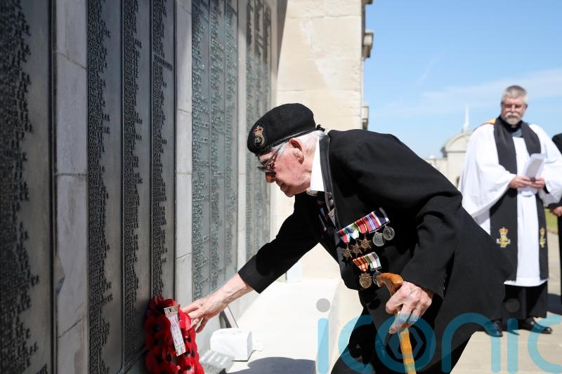 Navy sailors provide guard of honour for funeral of their last Dunkirk veteran
