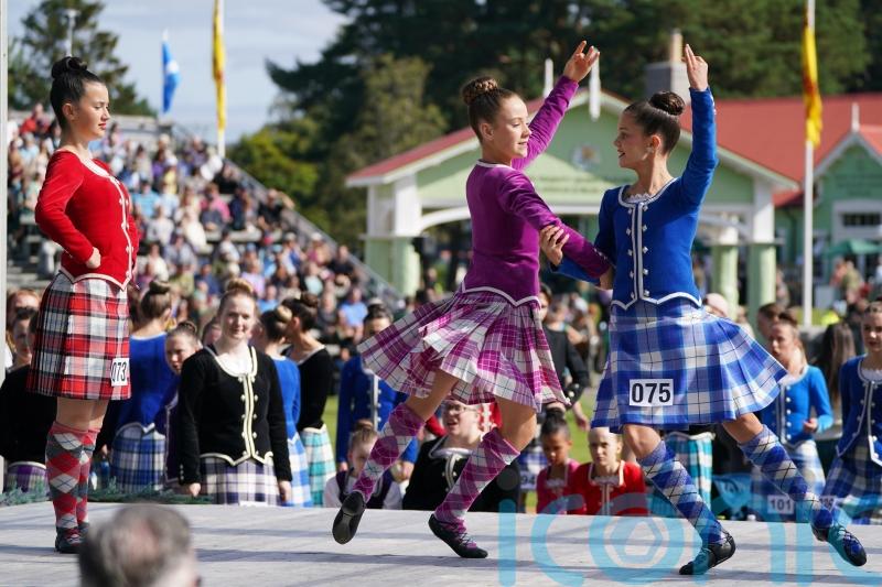 In Pictures: Royals watch Highland games at Braemar Gathering