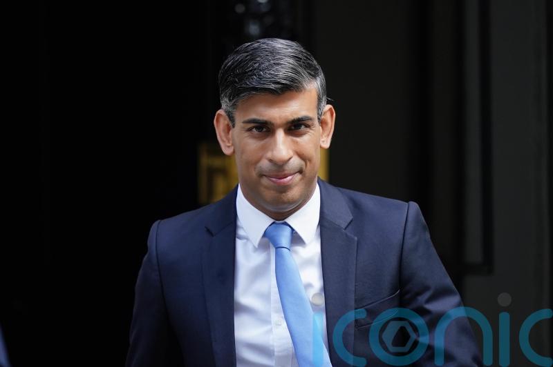 Sunak vows to ‘unleash businesses’ as he denounces economy ‘naysayers’