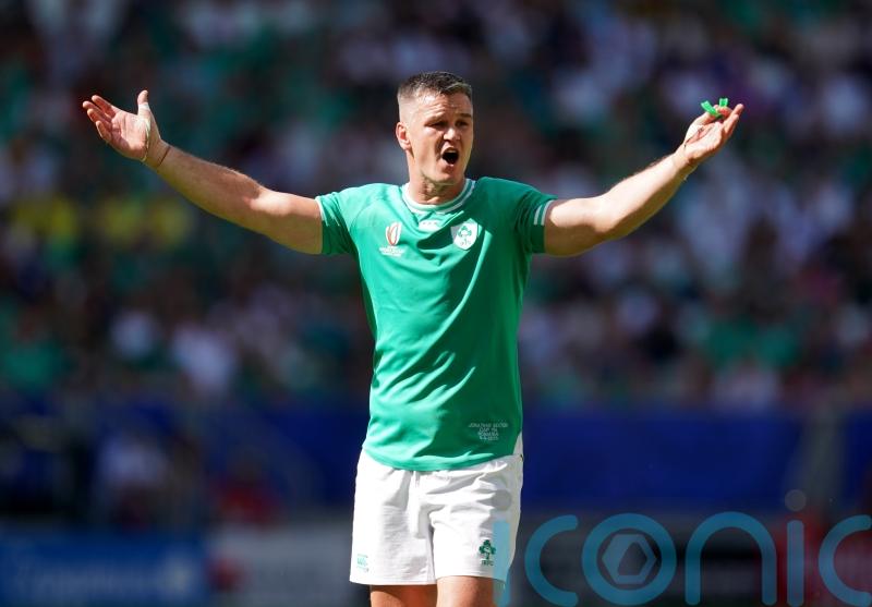 Jack Crowley talks up ‘true leader’ Johnny Sexton after his Ireland return