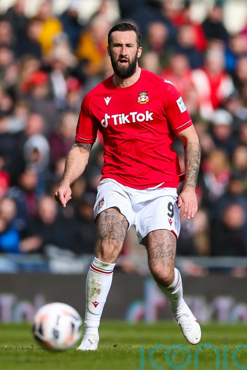 Wrexham hammer Grimsby to continue strong start