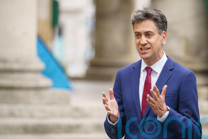 Labour relishing Tory net zero clash as party refuses to back PM’s car ban delay