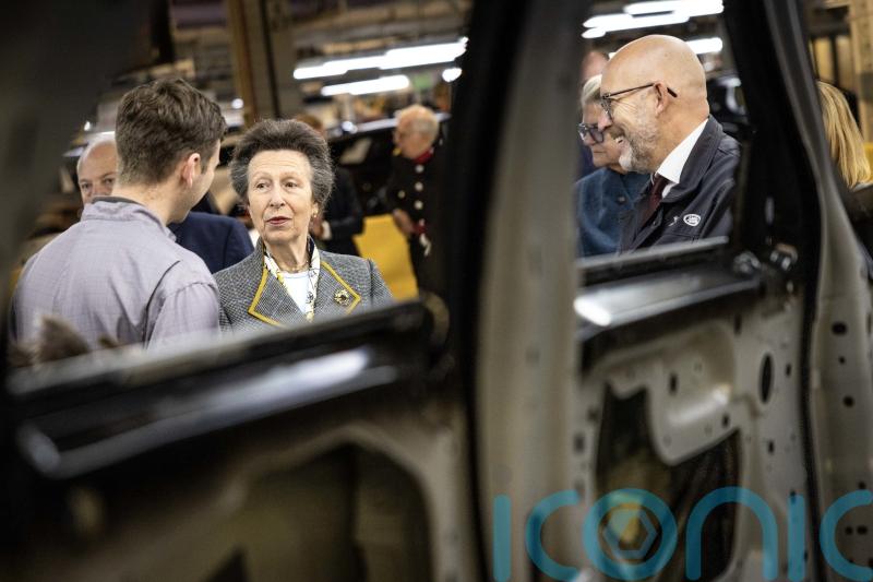 Anne told about car plant’s plan to go fully electric after Sunak’s eco rollback