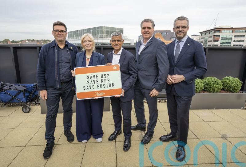 Sunak warned he is ‘risking cohesion of country’ as Labour mayors meet over HS2