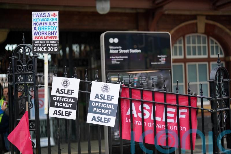 Rail passengers face fresh disruption as train drivers to stage another strike