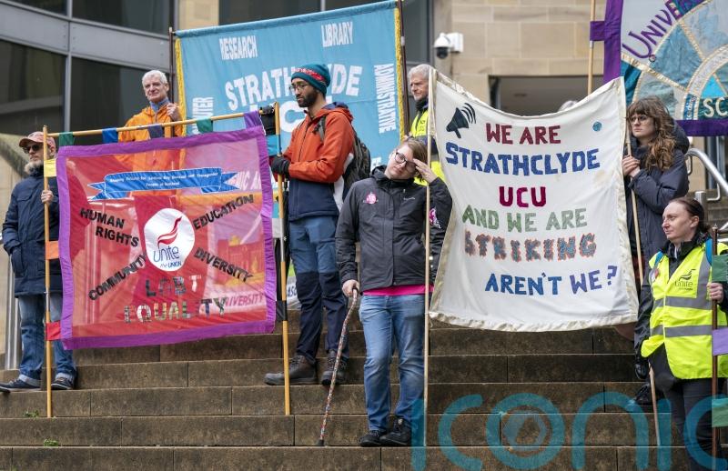 Scottish government ‘must intervene’ to end college pay dispute, says union