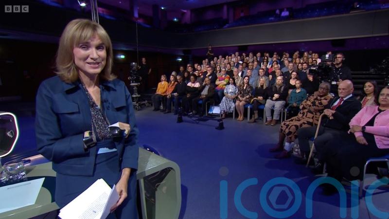 Fiona Bruce presents Question Time with arm in sling after falling off horse
