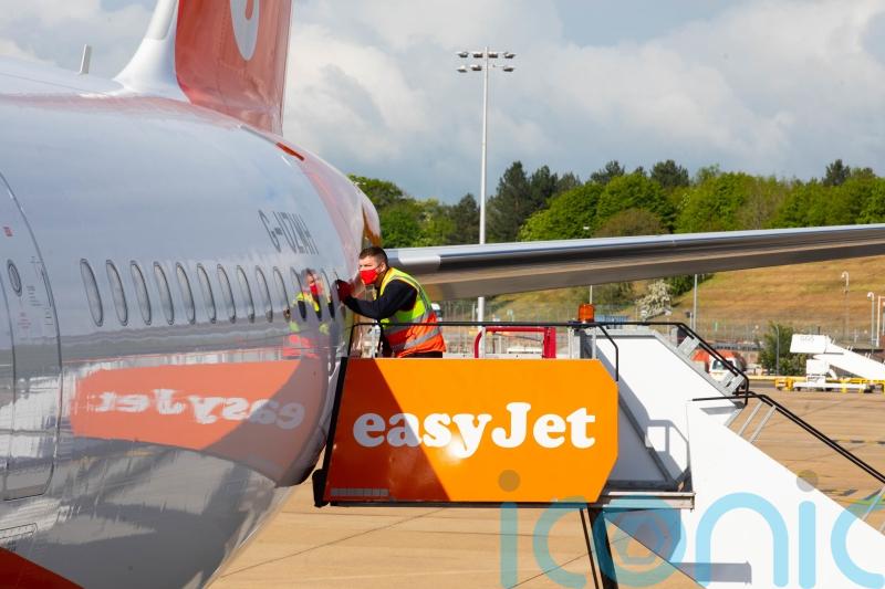 EasyJet expected to report profit rise
