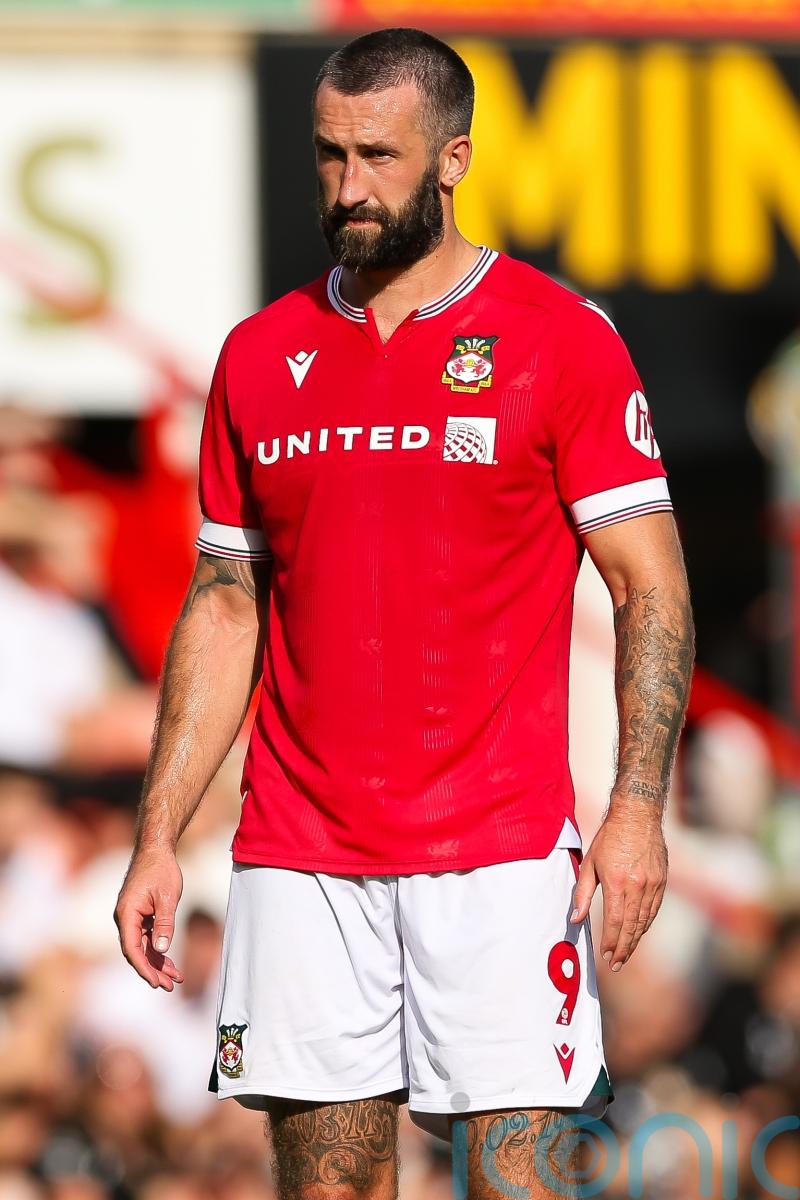 Ollie Palmer strike enough for 10-man Wrexham to beat Crawley