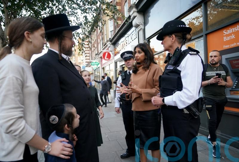 Braverman urges police chiefs to crack down on anti-Jewish hate