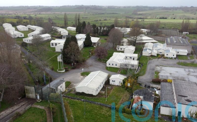 Government completes purchase of site proposed for asylum seekers, council says