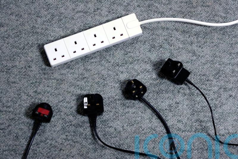 Student renters urged not to ignore warning signs of faulty electrics