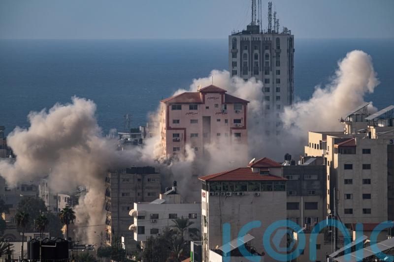Netanyahu agrees to enter wartime unity government with opposition