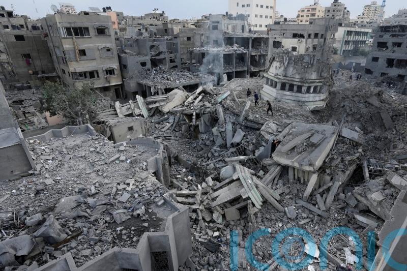 Lack of water worsens misery in besieged Gaza as Israeli air strikes continue