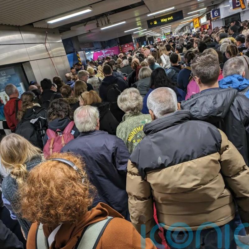 Points failure causes severe disruption for passengers at Euston