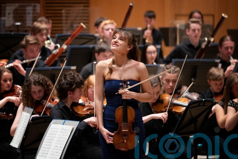 Nicola Benedetti to receive 2023 Edinburgh Award for role as festival director