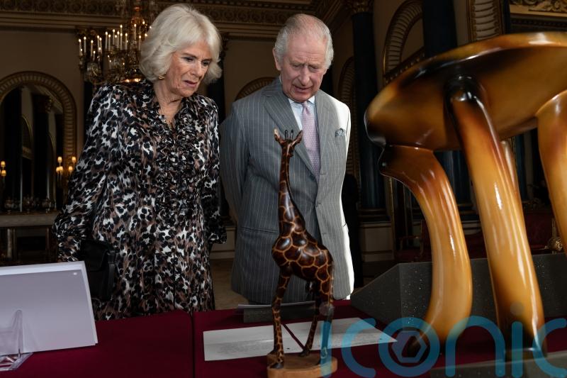 King views photo of site where mother became Queen during Kenyan diaspora visit
