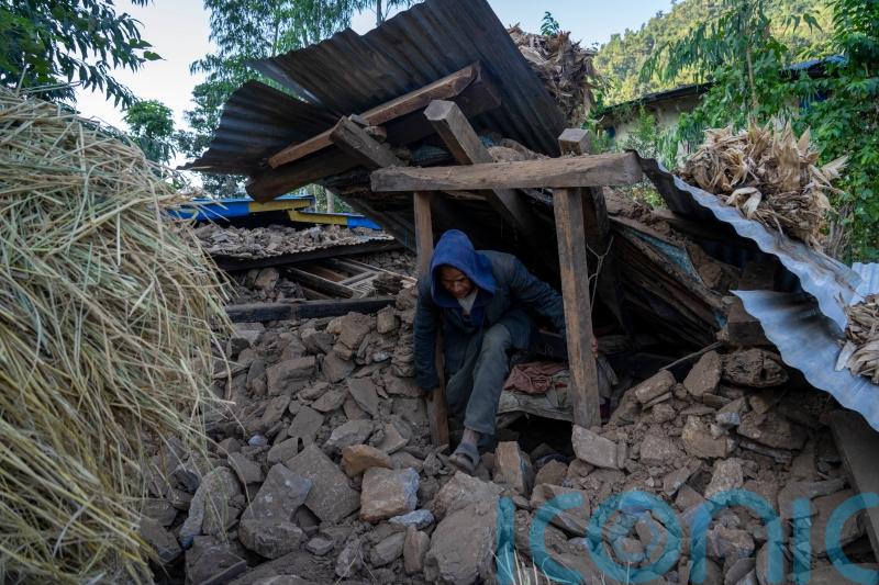 Aid trickles in to Nepal after 157 killed in earthquake