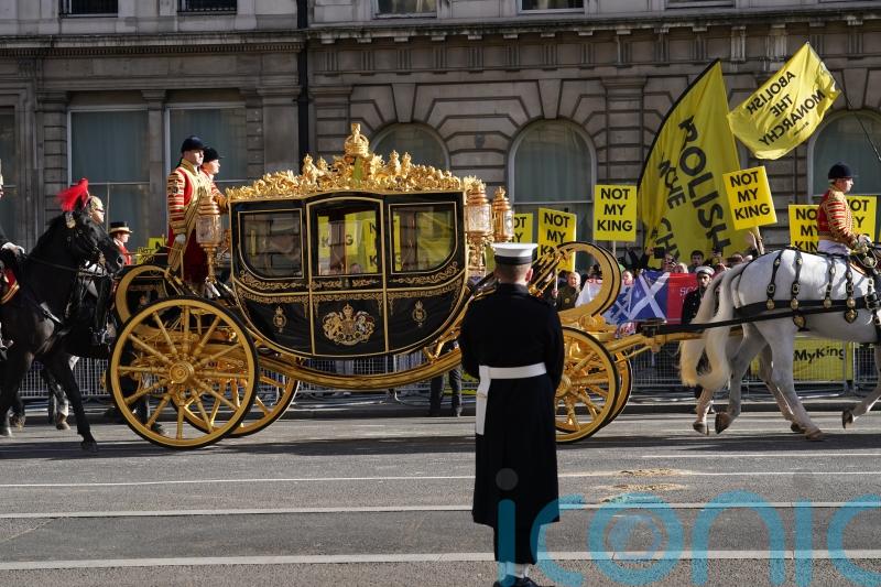 Anti-monarchists chant ‘what a waste of money’ as King opens Parliament