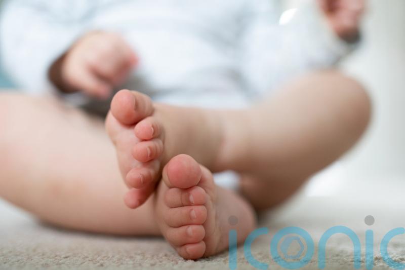 Increase in babies being ‘combi-fed’, figures show