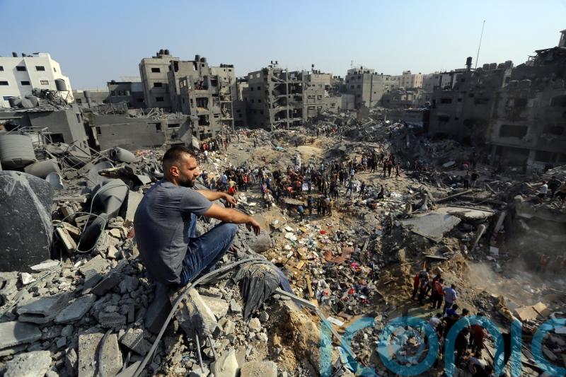 Thousands queue to leave Gaza City as Israel agrees to daily pause in offensive