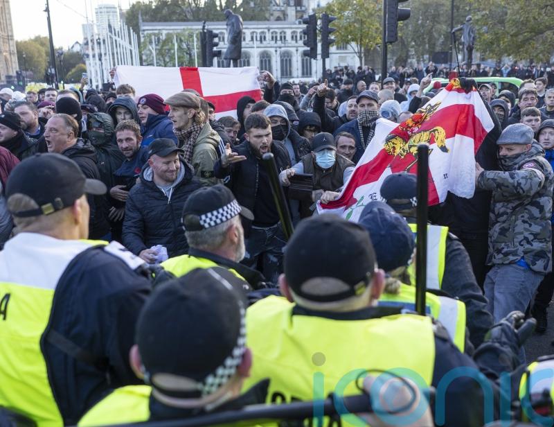 Sunak considering tougher protest laws after Armistice Day violence