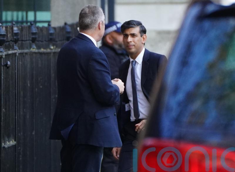 Sunak meets Metropolitan Police chief in wake of Armistice Day unrest