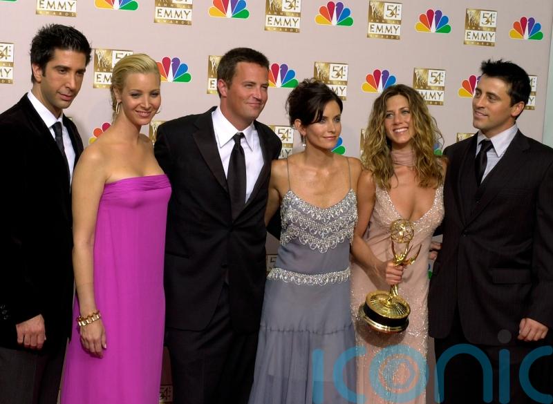 Lisa Kudrow thanks Matthew Perry for ‘best 10 years a person gets to have’