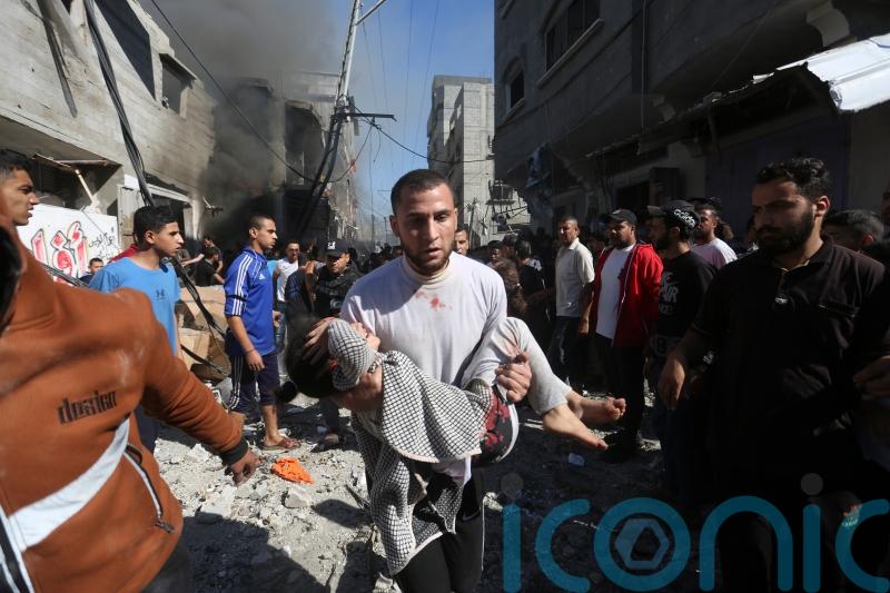 UN stops delivery of food and supplies to Gaza amid communications blackout