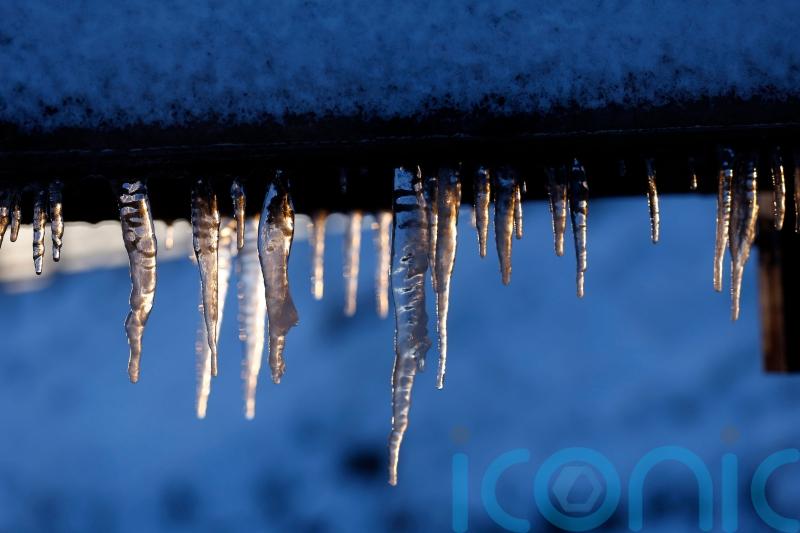 UK braced for sub-zero temperatures and snow in first cold snap of the year