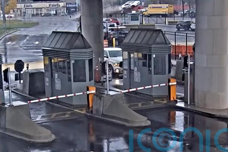 Two killed in crash at US-Canada border, officials say no sign of terrorism