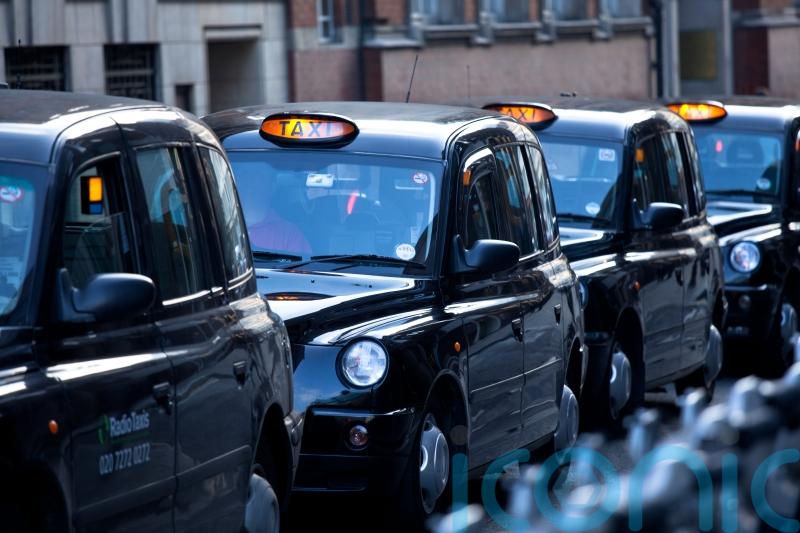 Uber to offer black cab journeys in London