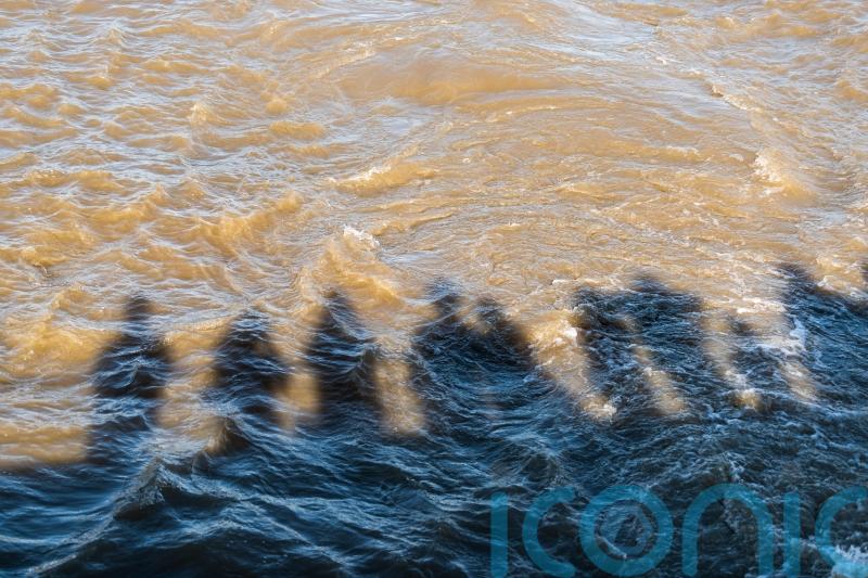 Ban water company chief executive bonuses, Labour to tell Commons
