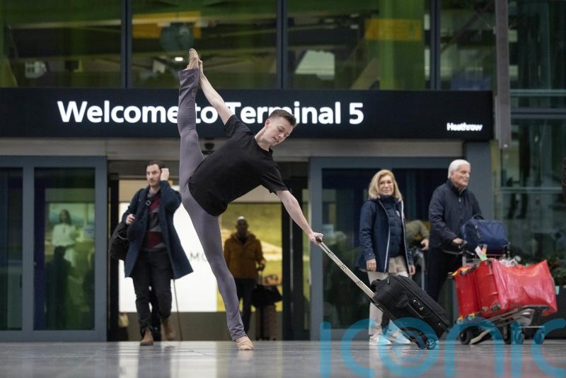 Ballet dancers help Heathrow prepare for second-busiest December