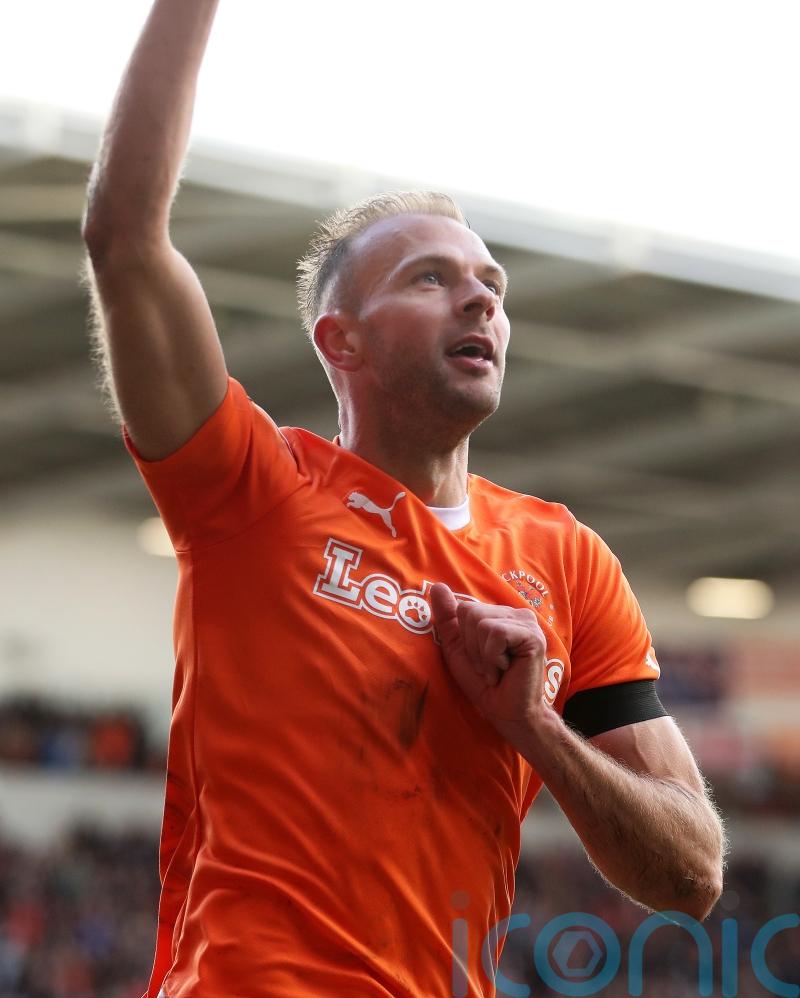 Blackpool boss Neil Critchley hoping Jordan Rhodes can stay